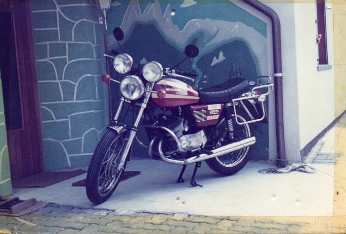 Moto Guzzi 250 TS